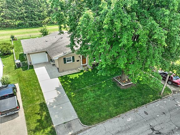 2nd image of 2146 N Dennis Ave