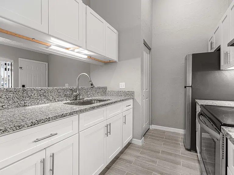 4151 SE 22nd Ave #D — Photo 8