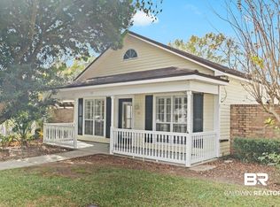 44 Cottage Dr, Fairhope, AL 36532