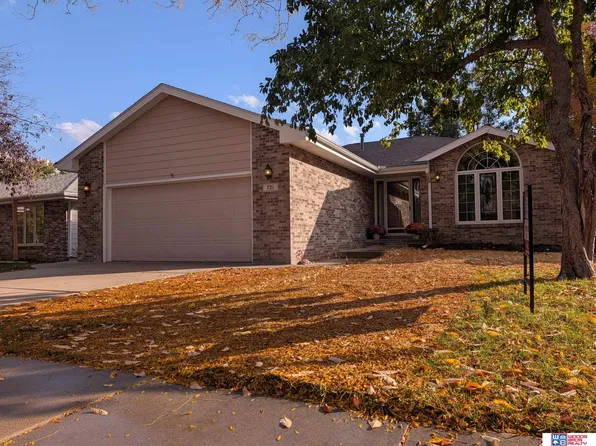 721 Glacier Trl, Lincoln, NE 68521