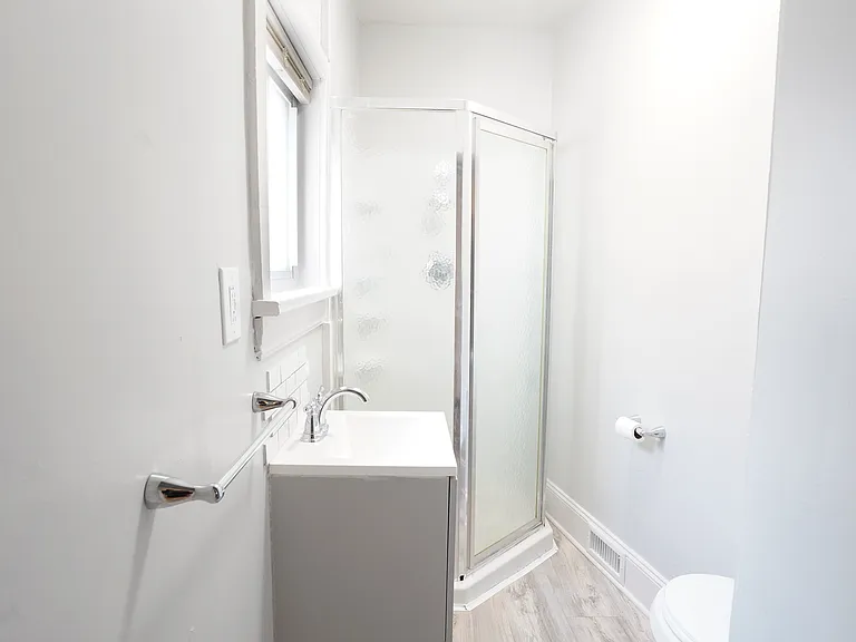2085 Halstead Ave #4 — Photo 1