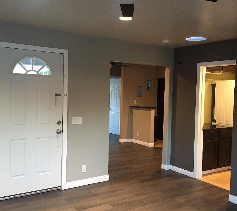 1st image of 1064 W 23rd St
