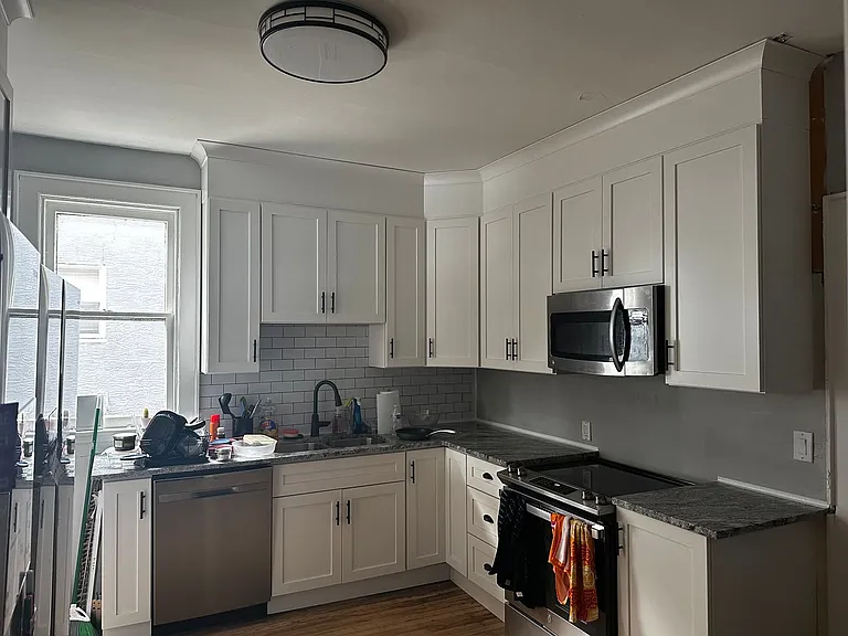 149 E 13th Ave — Photo 47