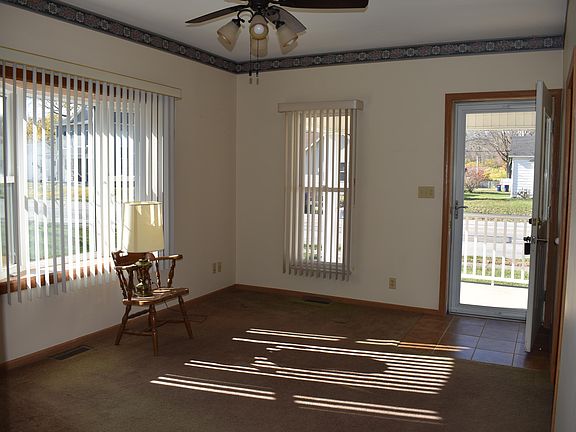 3rd image of 1527 Washington Ave