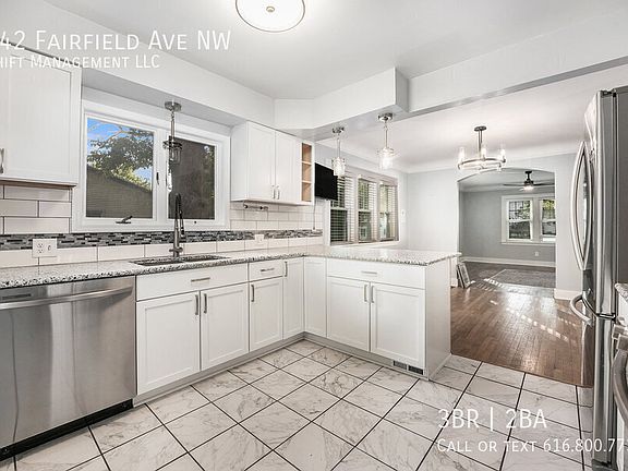 3rd image of 542 Fairfield Ave NW