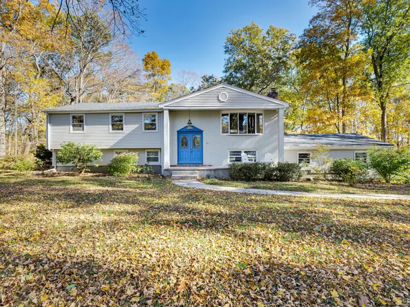 54 Coachlamp Lane, Guilford, CT 06437