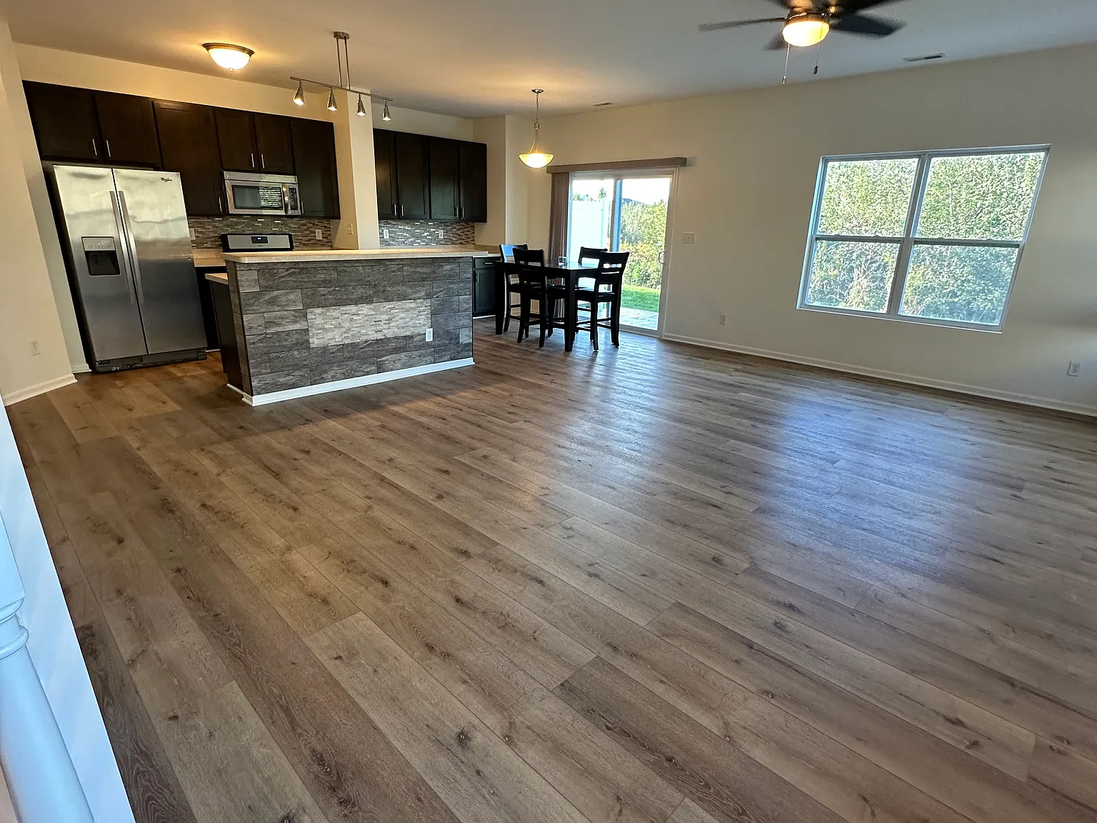 2 bed, 1.5 bath, 1620 sqft, $2,350 — Photo 2