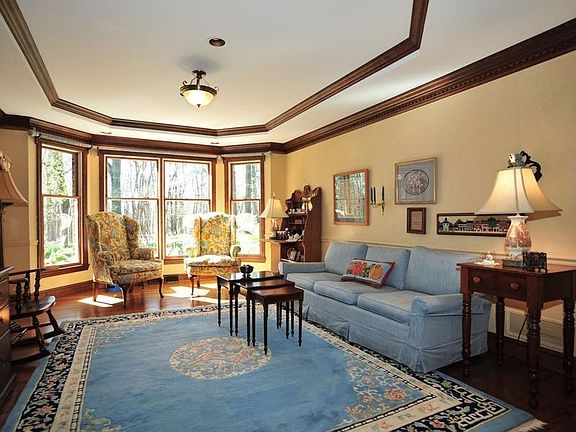 3rd image of 10480 Olde Villa Dr