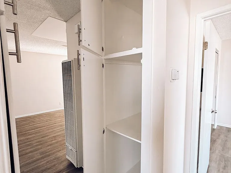 Reef Apartments — Photo 10