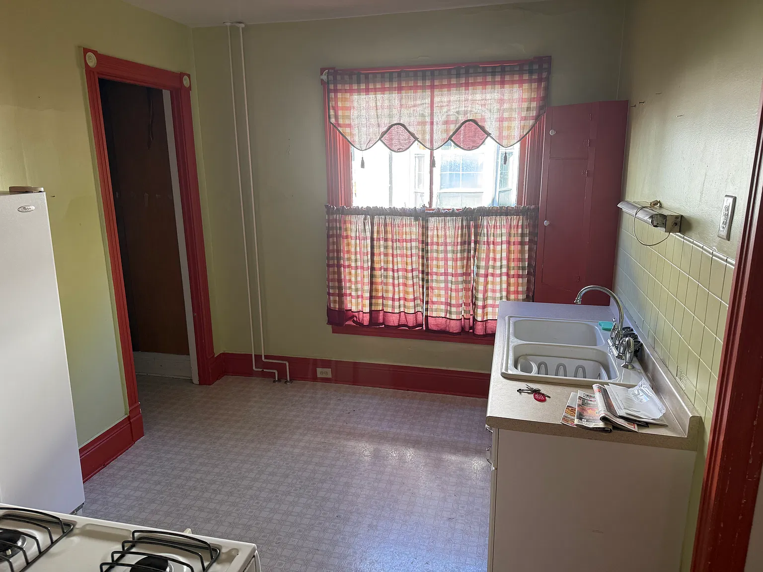 2 bed, 1700 sqft, $1,200 — Photo 3