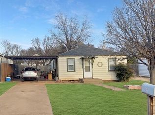 1408 N 5th St, Sayre, OK 73662