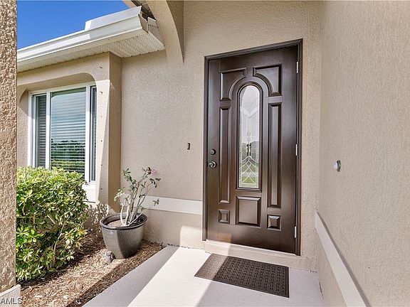 5th image of 2922 SW 1st Ave