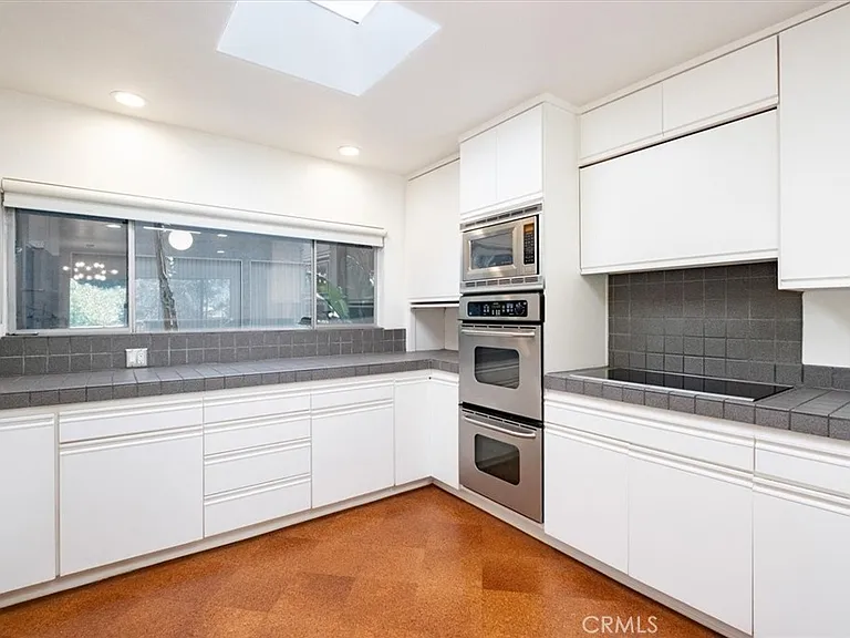 3946 Alta Mesa Dr — Photo 12