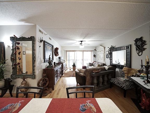 5th image of 770 Pearson St #2202