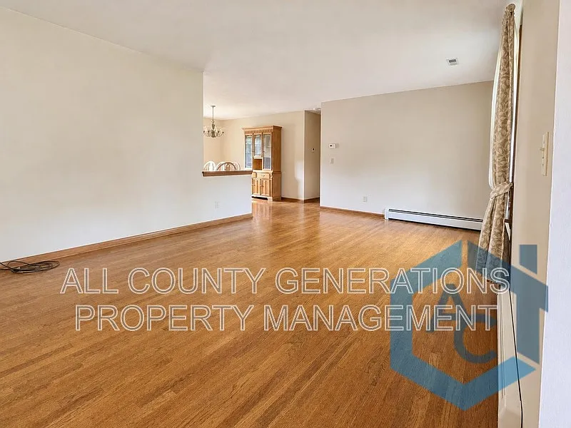 3 bed, 3.0 bath, 3390 sqft, $2,750 — Photo 3