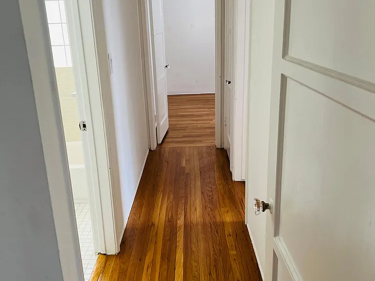 4321 Cahuenga Blvd — Photo 12