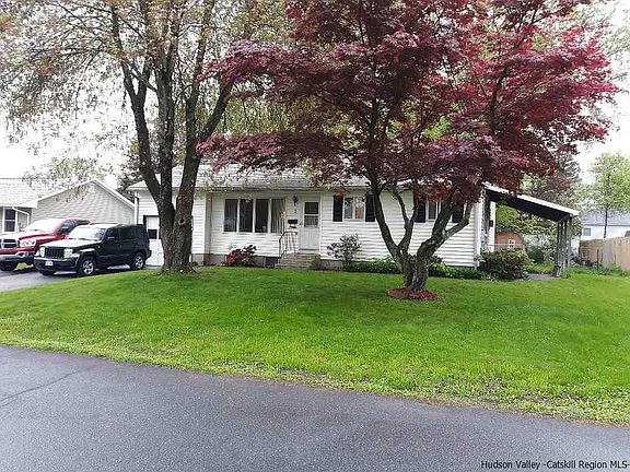 2nd image of 7 Kalina Dr