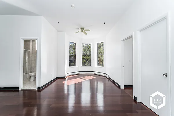 Rented by LIX Real Estate LLC | media 18