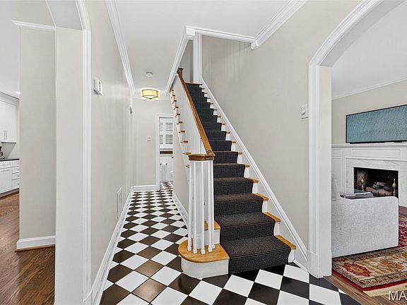2nd image of 7466 Stratford Ave