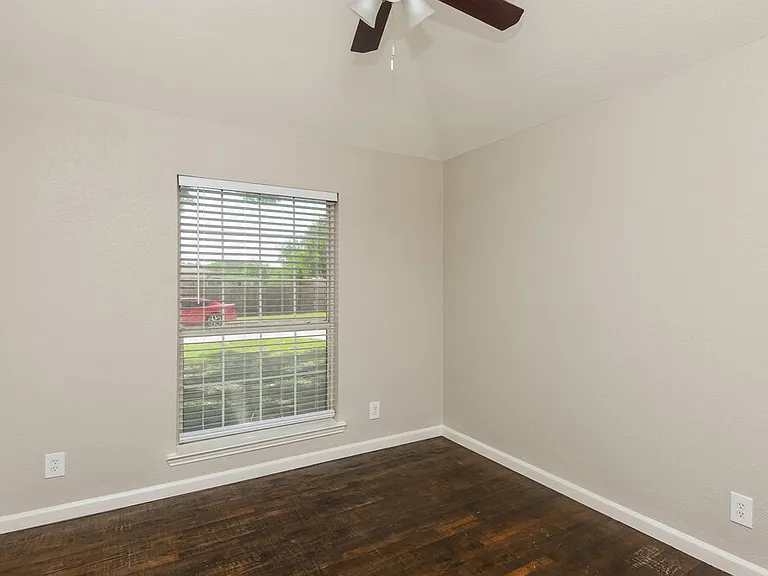 5900 Ravenya St — Photo 13