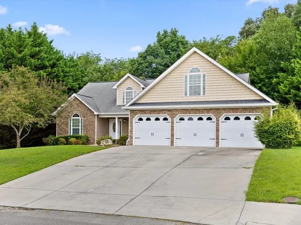 322 Peachtree Cir, Ringgold, GA 30736