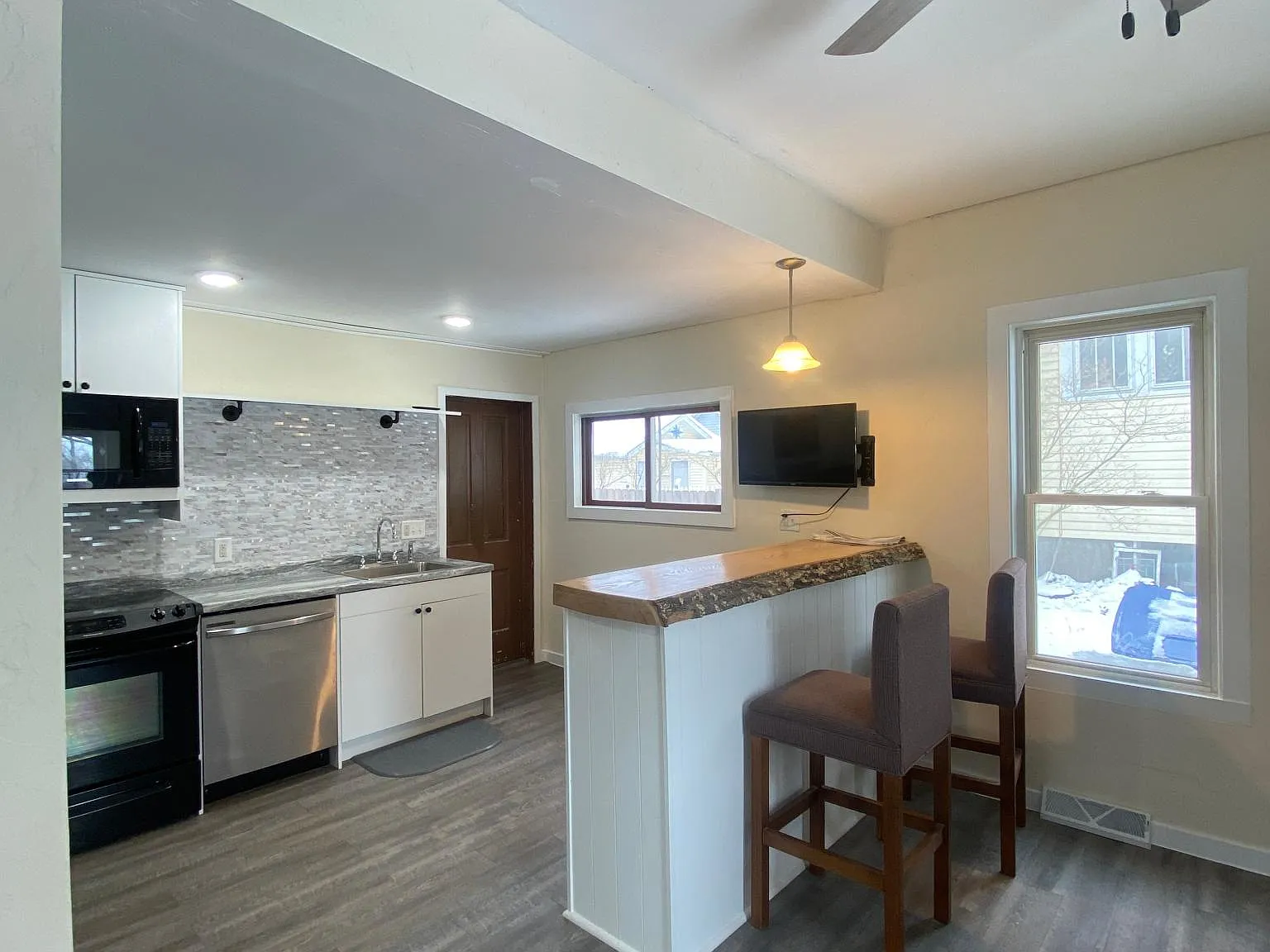 621 S Smalley St — Photo 1