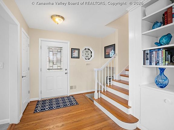 5th image of 1520 Knob Rd