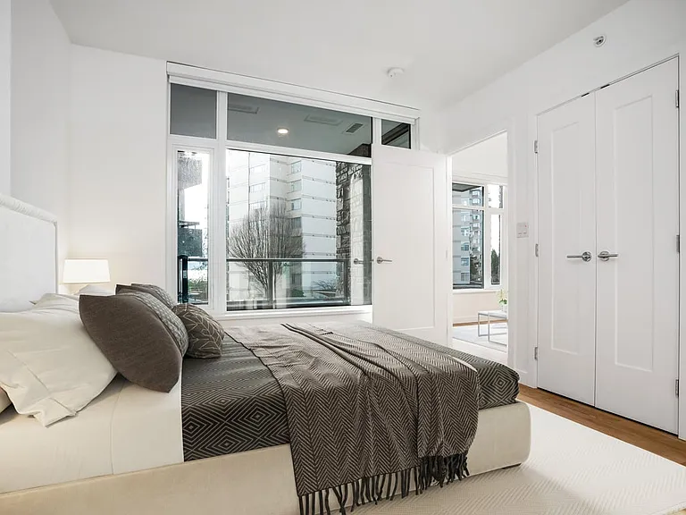 2100 Bellevue Ave — Photo 55