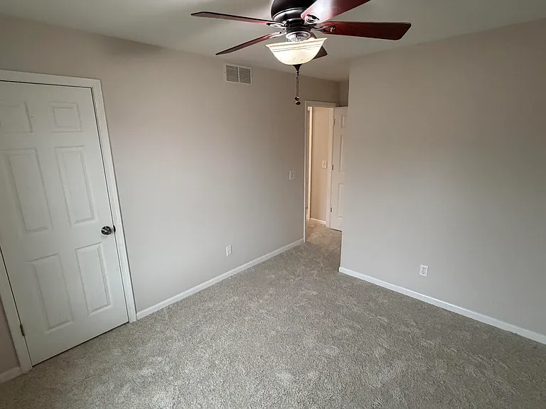 809 Timbers Ct — Photo 5