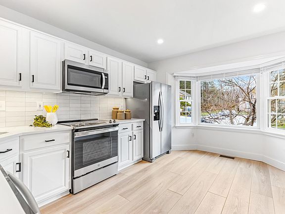 3rd image of 66 Cherrywood Ct