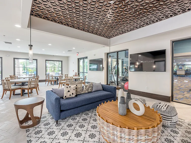 Cortland Portofino Place — Photo 37