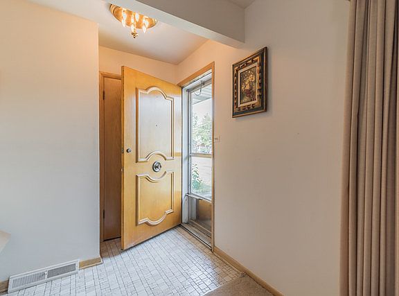 5th image of 8841 Congress Park Ave