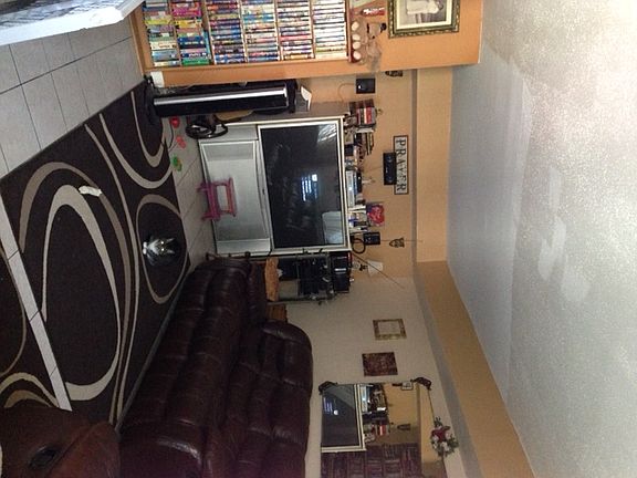 2nd image of 412A Weser Ave