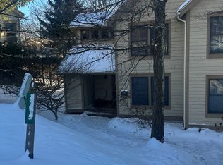 395 Vista Dr, Tannersville, PA 18372