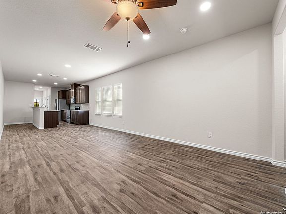 5th image of 530 W BYRD BLVD