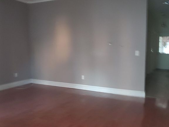 3rd image of 321 Arlington Ave Floor 1
