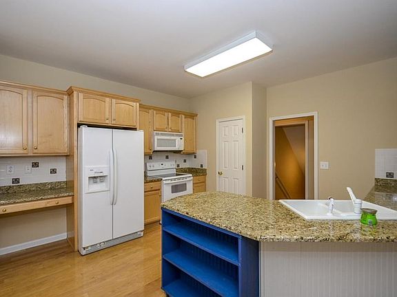5th image of 532 Wisteria Dr
