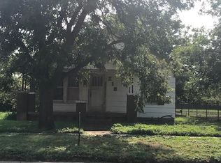 218 N Louis Tittle Ave, Mangum, OK 73554