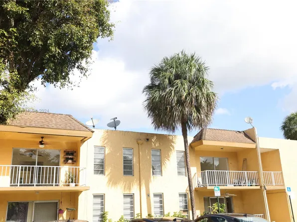 13700 SW 62nd St APT 226, Miami, FL 33183