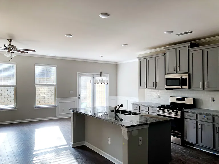 2704 Shetley Creek Dr — Photo 2