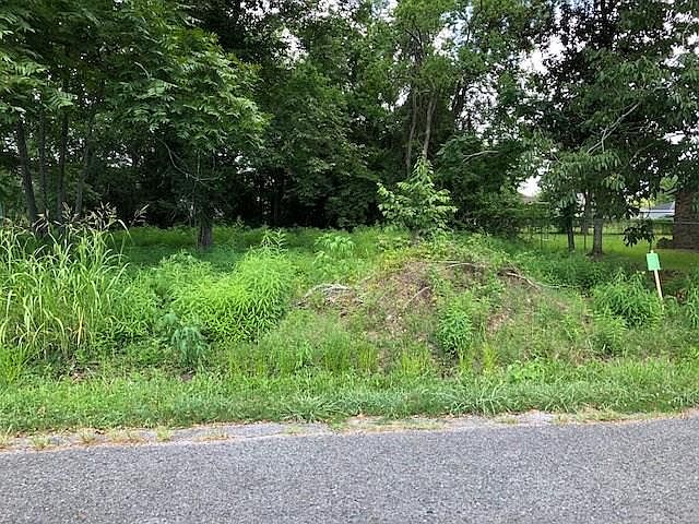 1st image of E 24th St
