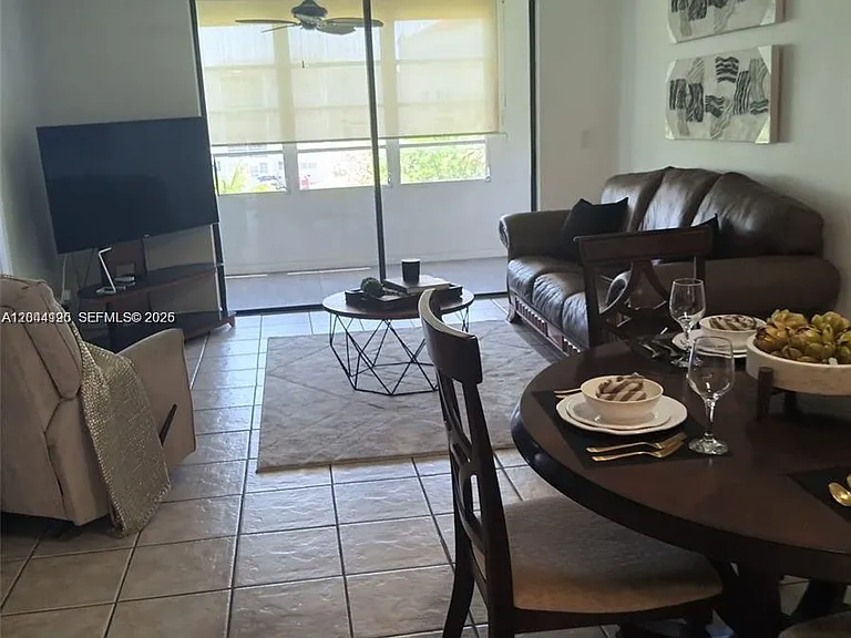 2821 Somerset Dr #312 — Photo 15