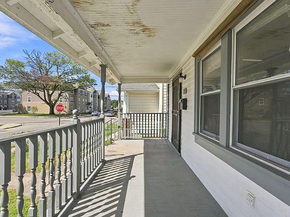 3rd image of 180 Brehl Ave