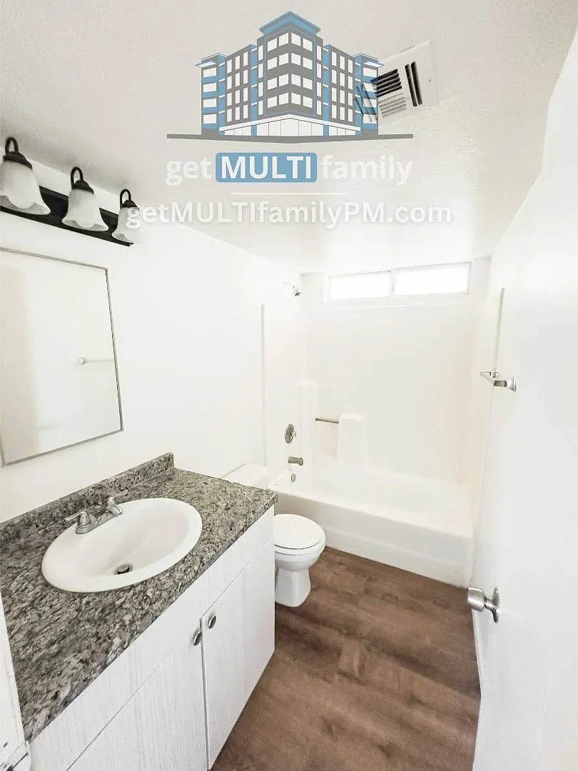 2 bed, 1.0 bath, 705 sqft, $1,100 — Photo 3
