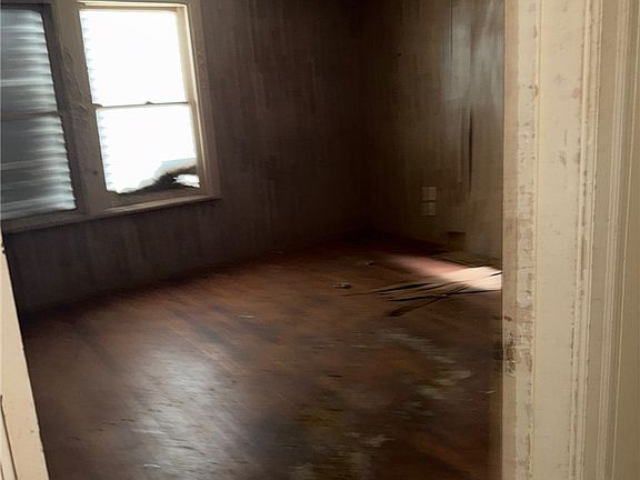 5th image of 2809 Austin St