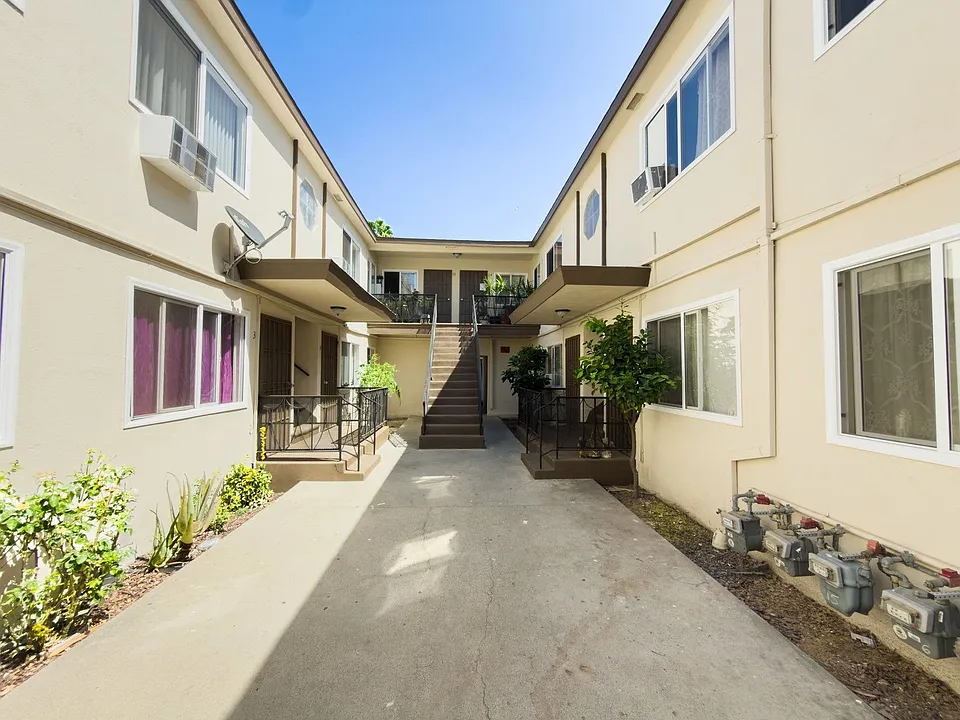 8118 S Western Ave #1A