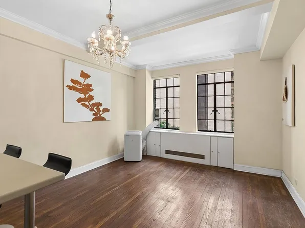 320 E 42nd St APT 408, New York, NY 10017