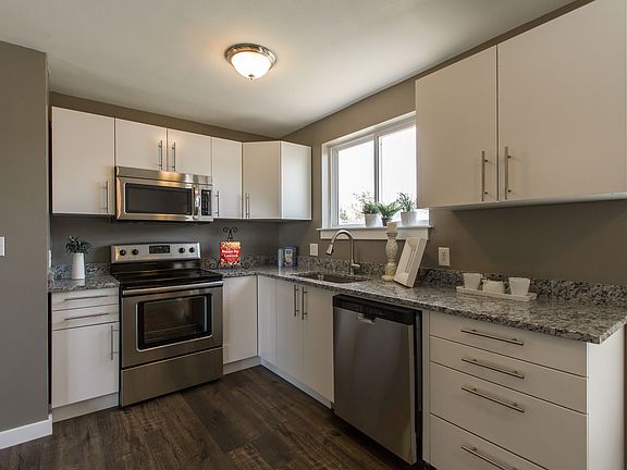 4th image of 7459 W Gardenia Ave