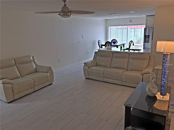 5th image of 103 Owenshire Cir