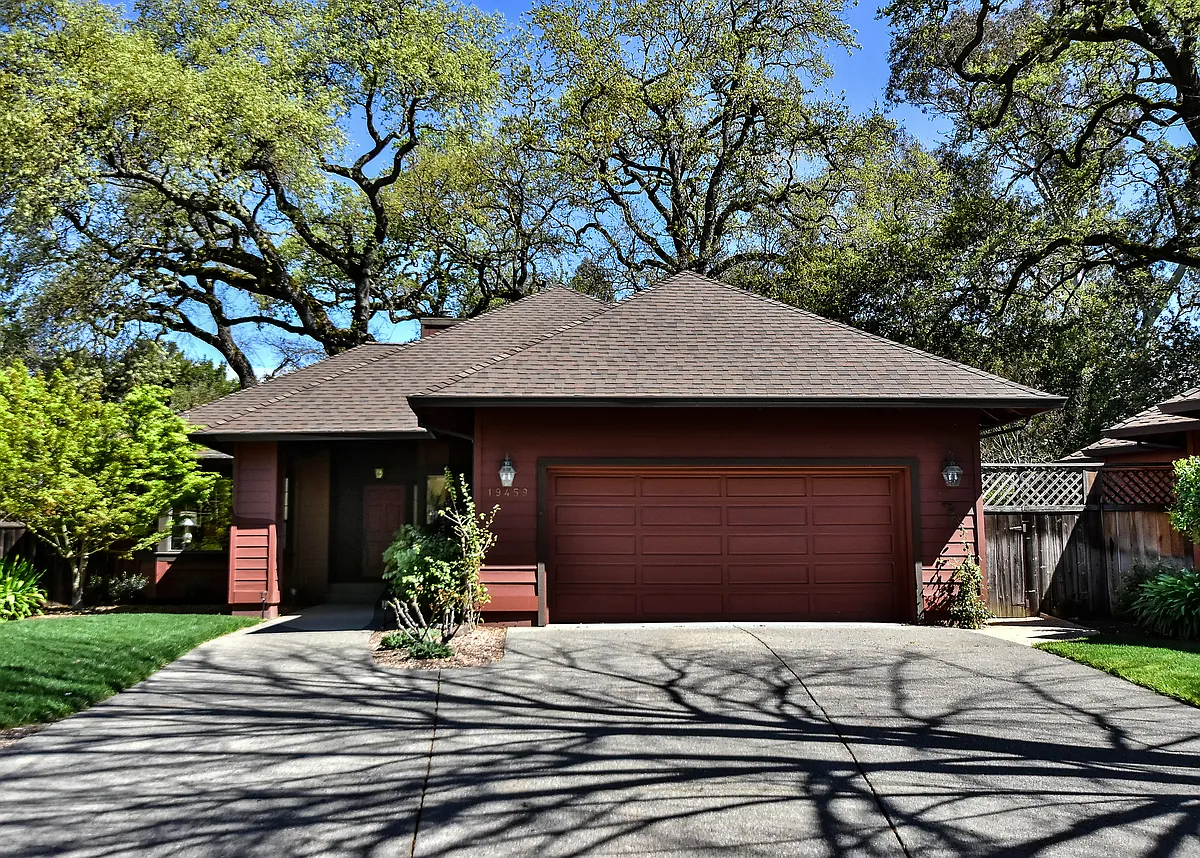 Building Photo - Laurelbrook Ct